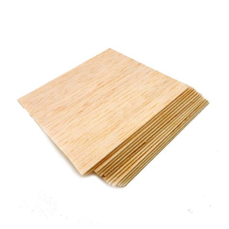  Balsa Wood: Material for High-Performance Aerospace Applications and Lightweight Sporting Goods!