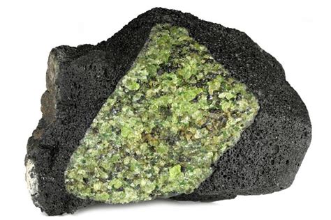 Olivine: Un Minerale Incredibile per la Produzione di Batteri e Vetro Resistente!